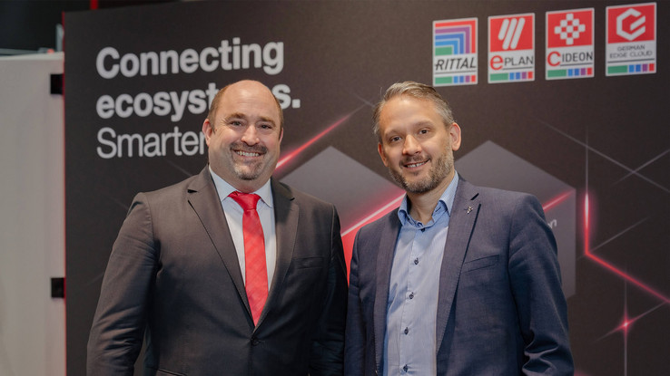 Generální ředitel EPLAN & Cideon Sebastian Seitz (vlevo) a výkonný ředitel společnosti Dassault Systèmes Eurocentral Dominic Kurtaz 